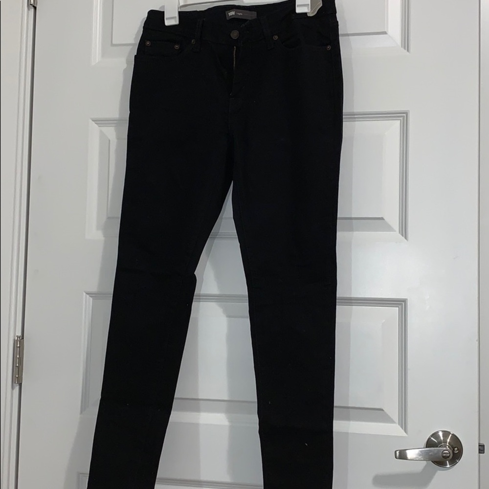 Black Levi’s legging Jean
